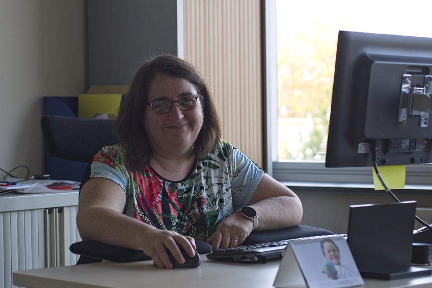 Portrait of Véronique Parisot, Human Resources Manager at Eramet Ideas (invisible disability)